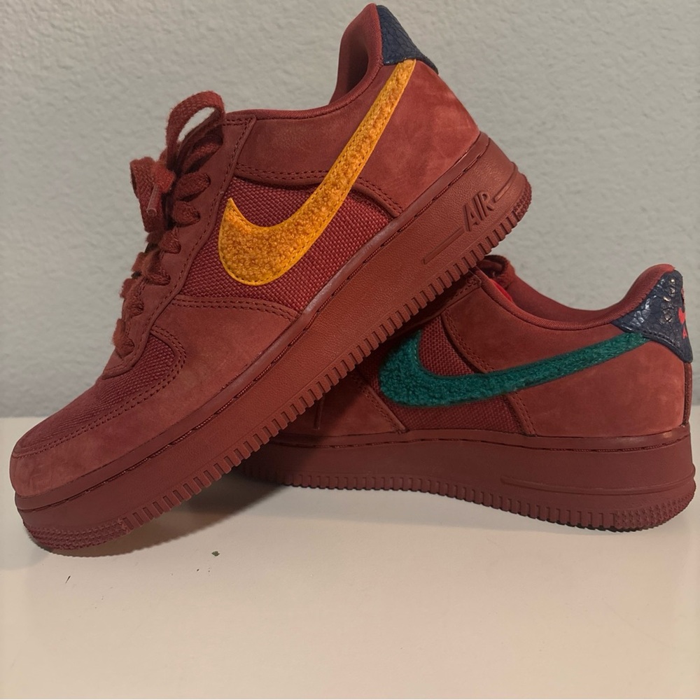 Men’s size 6- Nike Air Force 1 Low 'La Familia' DV5153-600